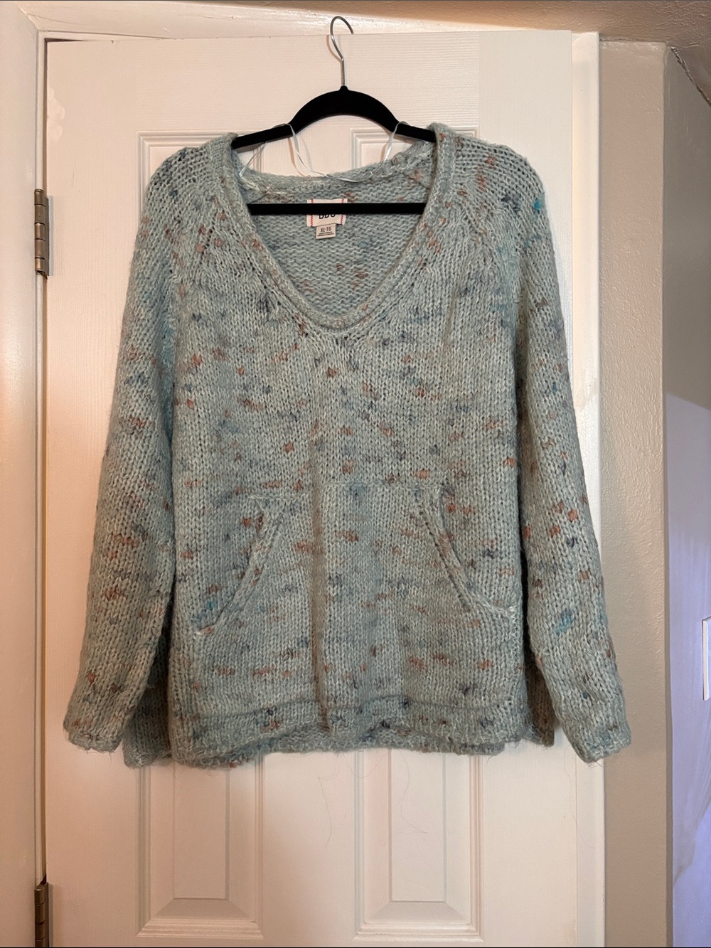 Cozy Speckled V-Neck Sweater - Light Blue